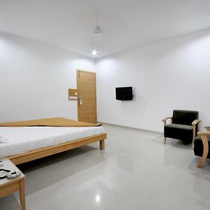 Deecobiz Hotel